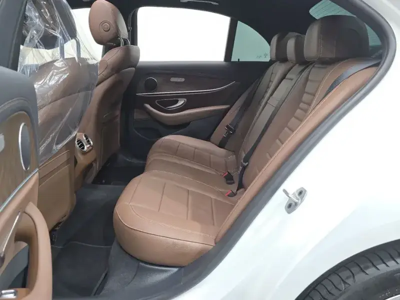 2022 Mercedes-Benz E-Класс с пробегом 23 877 км