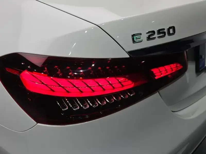 2022 Mercedes-Benz E-Класс с пробегом 23 877 км