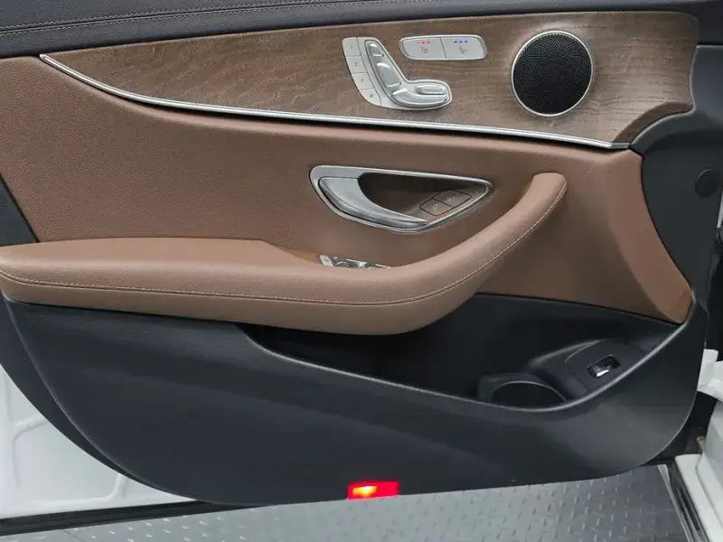 2022 Mercedes-Benz E-Класс с пробегом 23 877 км