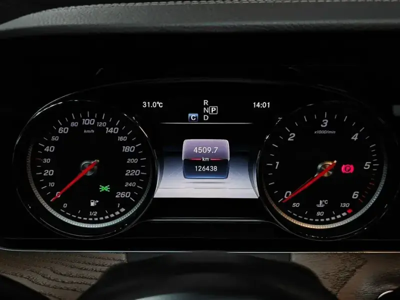 2019 Mercedes-Benz E-Класс с пробегом 126 438 км