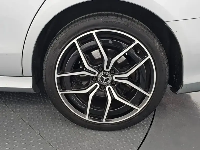 2021 Mercedes-Benz E-Класс с пробегом 125 752 км