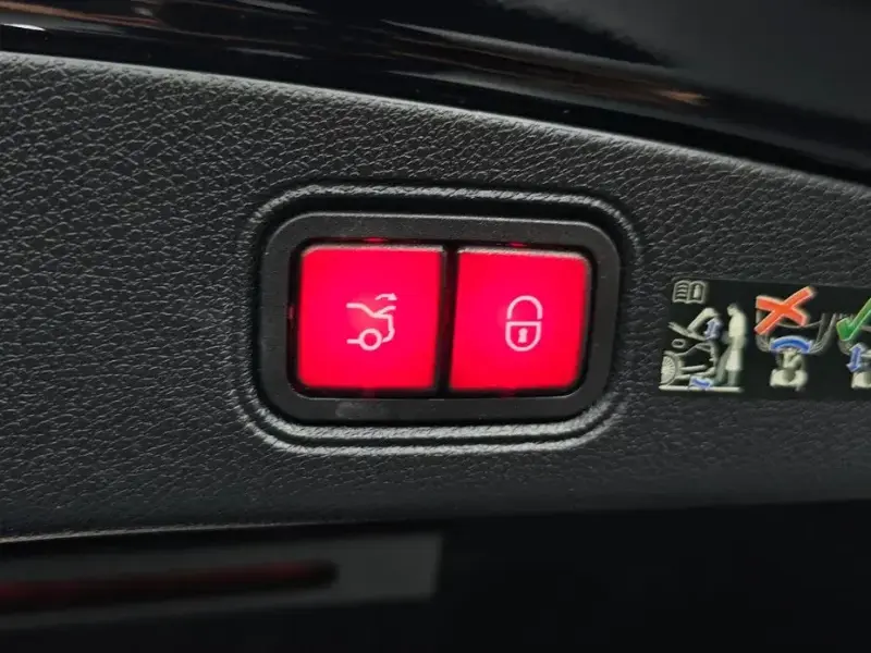 2023 Mercedes-Benz E-Класс с пробегом 30 078 км