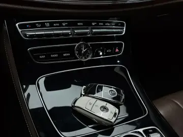 2019 Mercedes-Benz E-Класс с пробегом 126 438 км