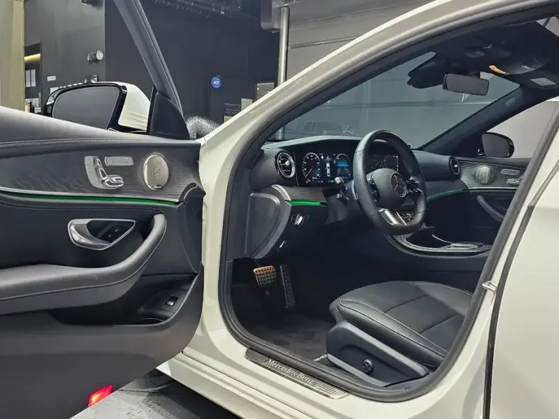 2022 Mercedes-Benz E-Класс с пробегом 27 251 км