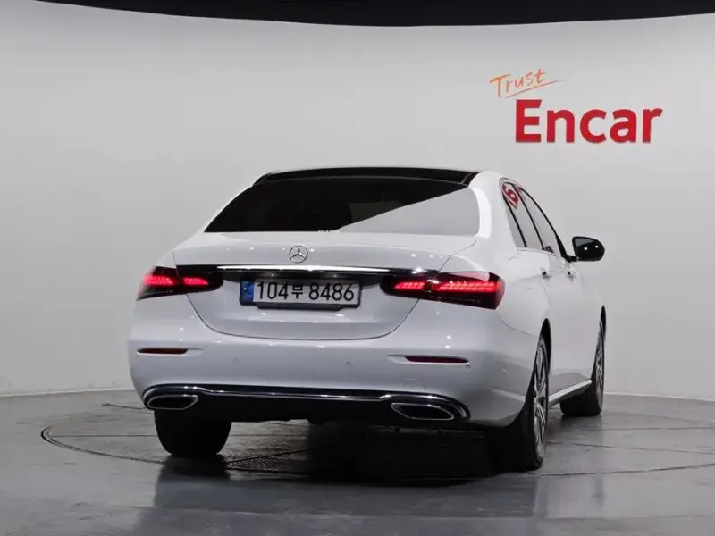 2022 Mercedes-Benz E-Класс с пробегом 70 403 км