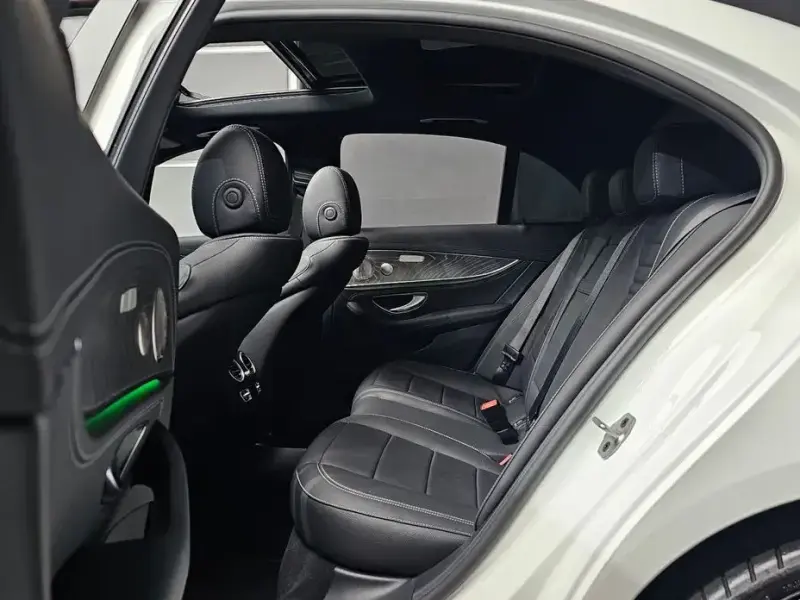 2022 Mercedes-Benz E-Класс с пробегом 27 251 км