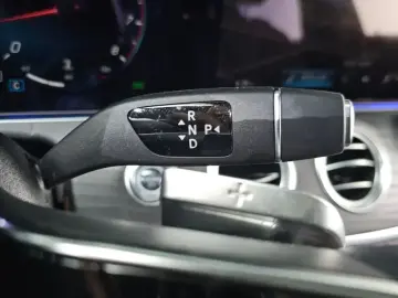 2022 Mercedes-Benz E-Класс с пробегом 70 403 км