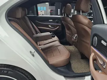 2022 Mercedes-Benz E-Класс с пробегом 70 403 км