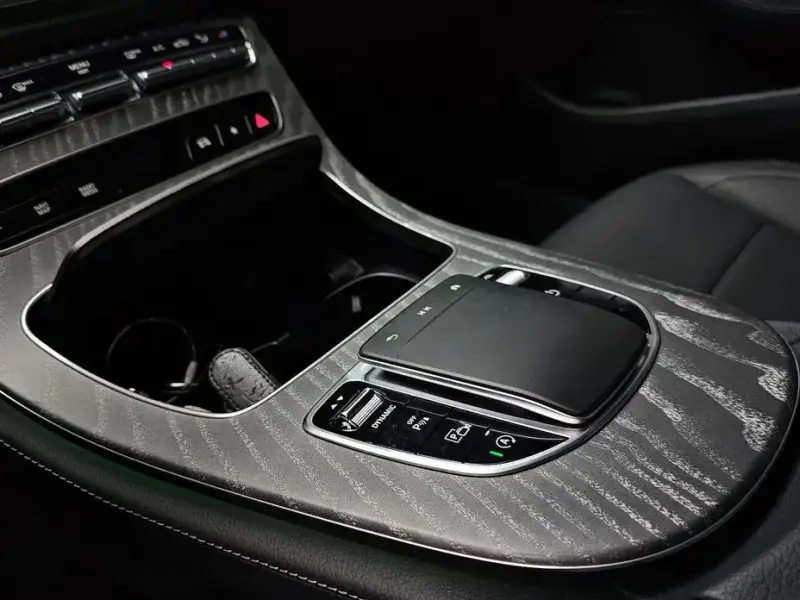 2022 Mercedes-Benz E-Класс с пробегом 27 251 км