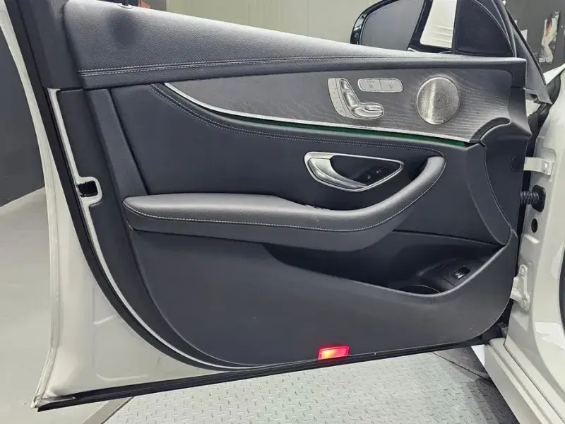 2022 Mercedes-Benz E-Класс с пробегом 27 251 км