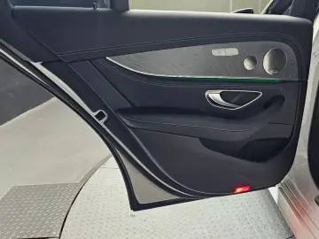 2022 Mercedes-Benz E-Класс с пробегом 27 251 км