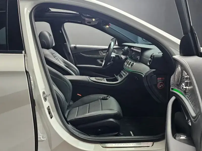 2022 Mercedes-Benz E-Класс с пробегом 27 251 км