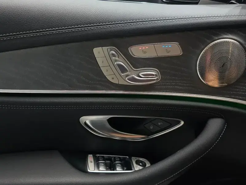 2022 Mercedes-Benz E-Класс с пробегом 27 251 км