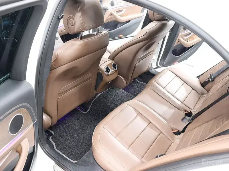 2023 Mercedes-Benz E-Класс с пробегом 33 465 км