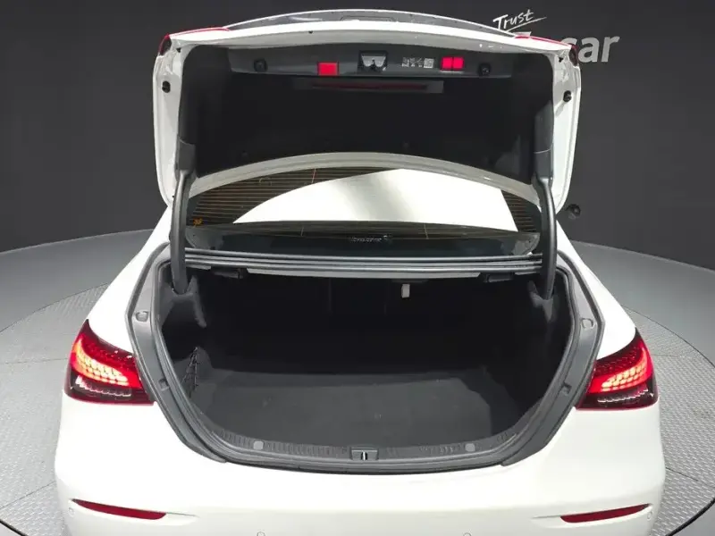 2023 Mercedes-Benz E-Класс с пробегом 7 416 км