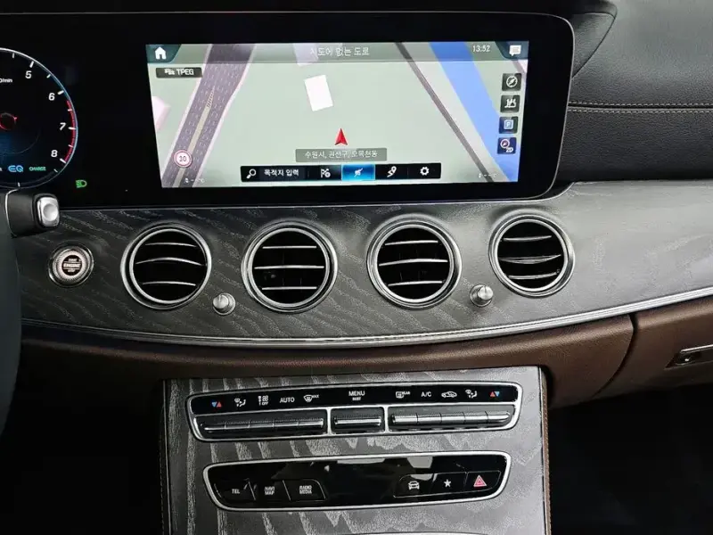 2022 Mercedes-Benz E-Класс с пробегом 75 980 км