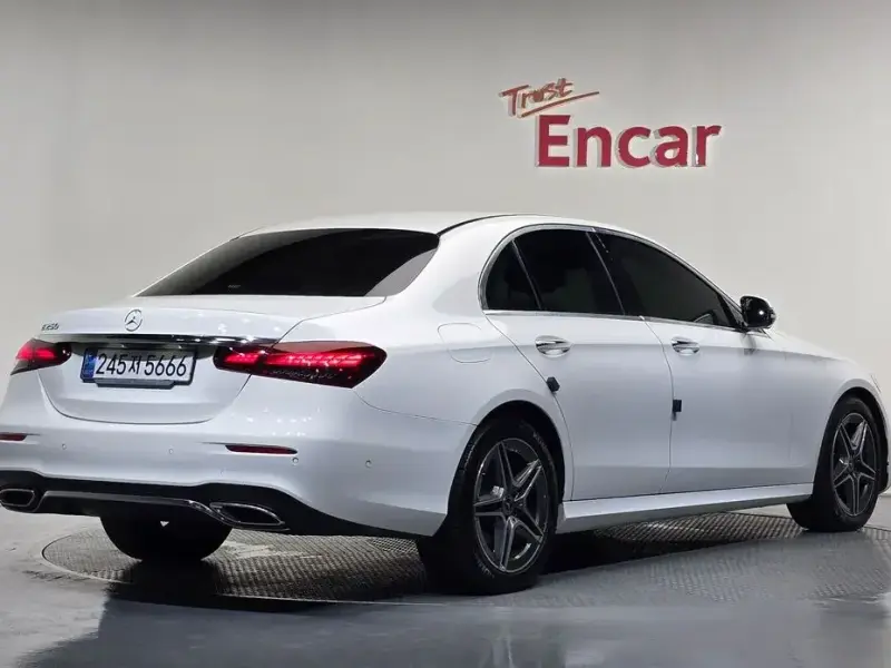 2022 Mercedes-Benz E-Класс с пробегом 56 143 км