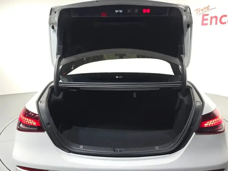 2022 Mercedes-Benz E-Класс с пробегом 56 143 км