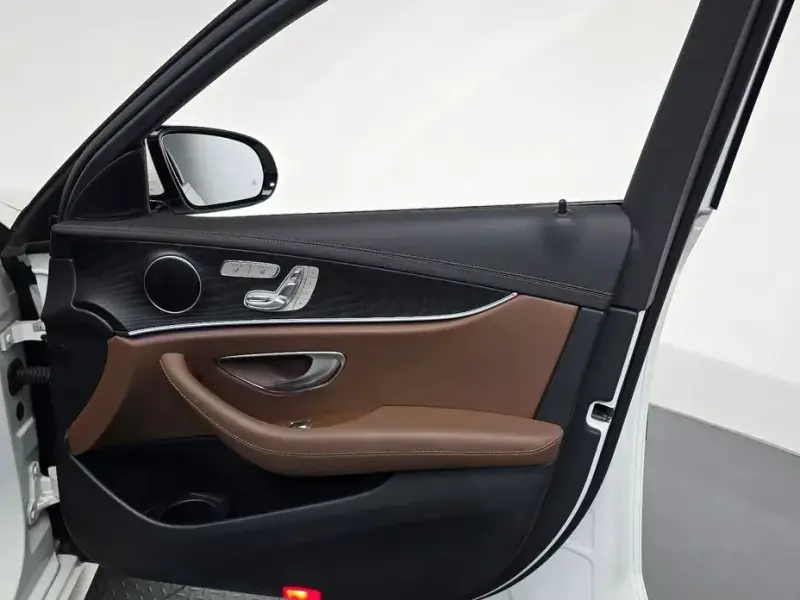 2022 Mercedes-Benz E-Класс с пробегом 56 143 км