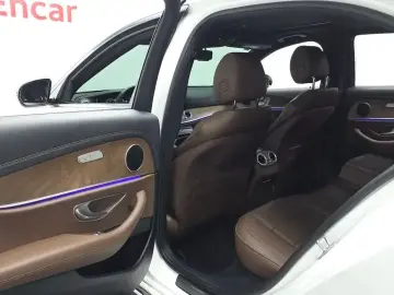 2021 Mercedes-Benz E-Класс с пробегом 118 944 км