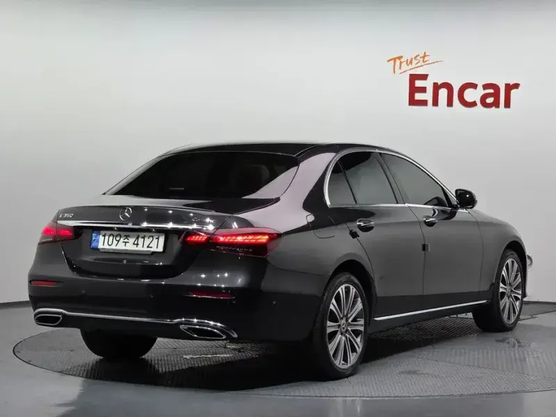 2022 Mercedes-Benz E-Класс с пробегом 56 471 км