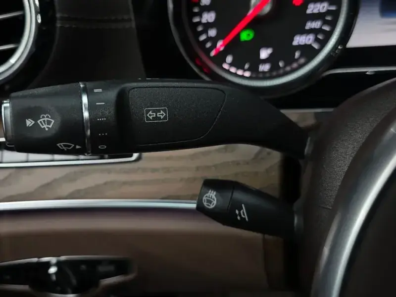 2020 Mercedes-Benz E-Класс с пробегом 99 258 км