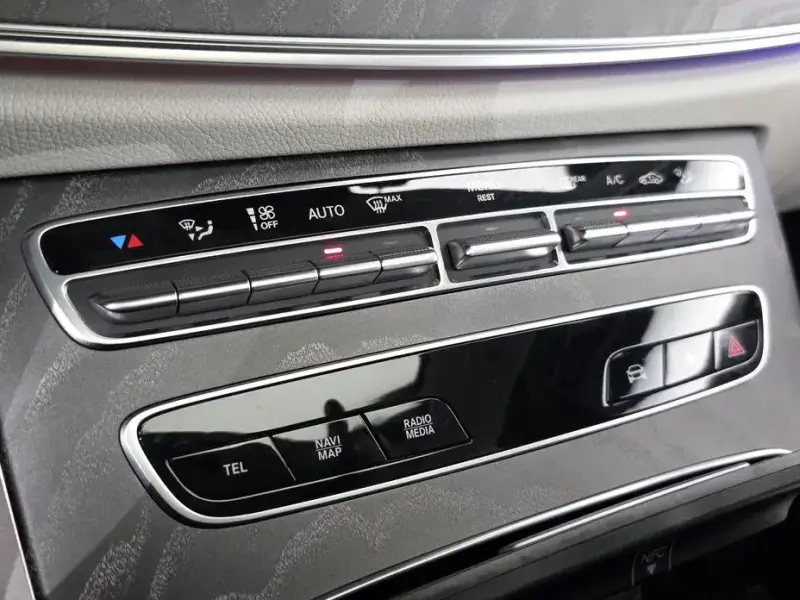 2022 Mercedes-Benz E-Класс с пробегом 56 471 км