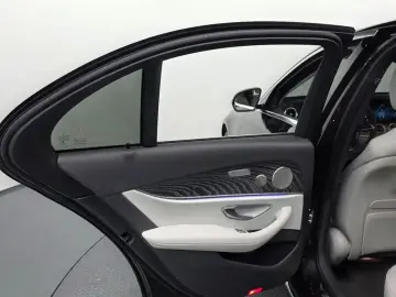 2022 Mercedes-Benz E-Класс с пробегом 56 471 км