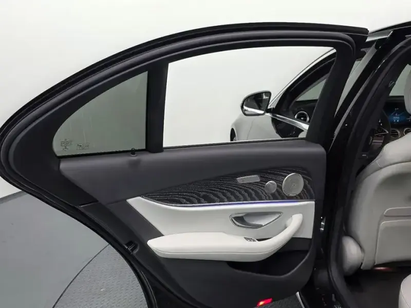2022 Mercedes-Benz E-Класс с пробегом 56 471 км