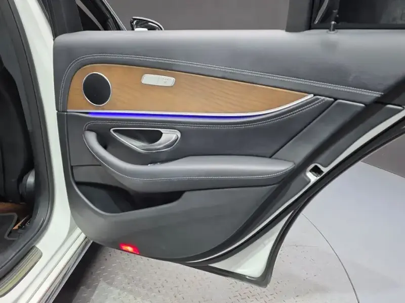 2020 Mercedes-Benz E-Класс с пробегом 107 359 км