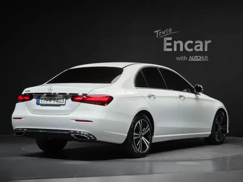 2022 Mercedes-Benz E-Класс с пробегом 20 245 км
