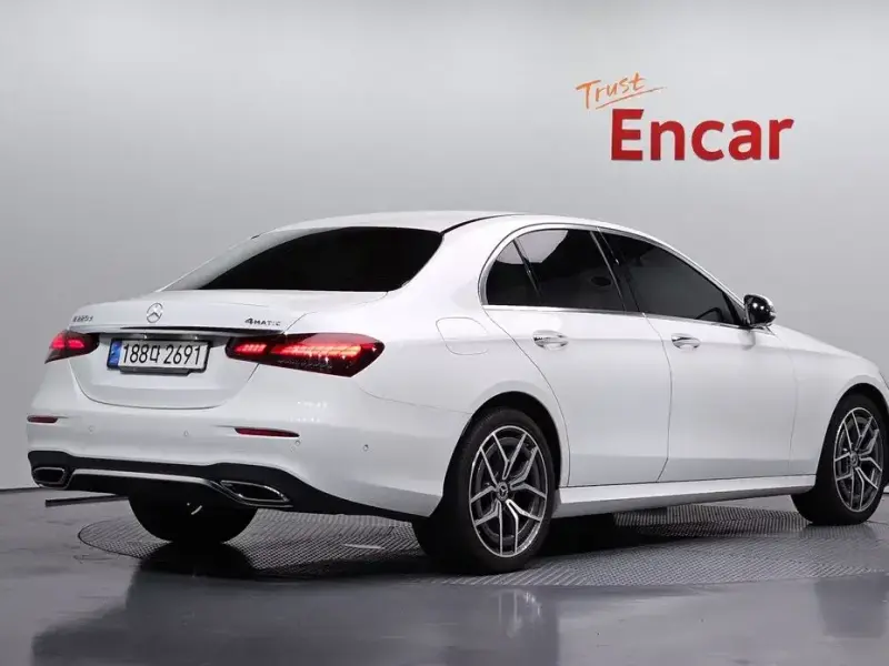 2022 Mercedes-Benz E-Класс с пробегом 51 287 км