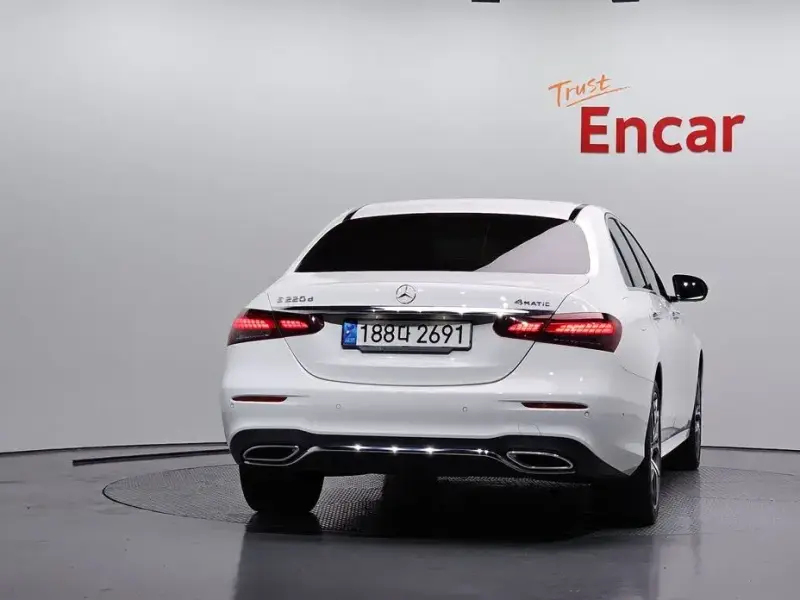 2022 Mercedes-Benz E-Класс с пробегом 51 287 км