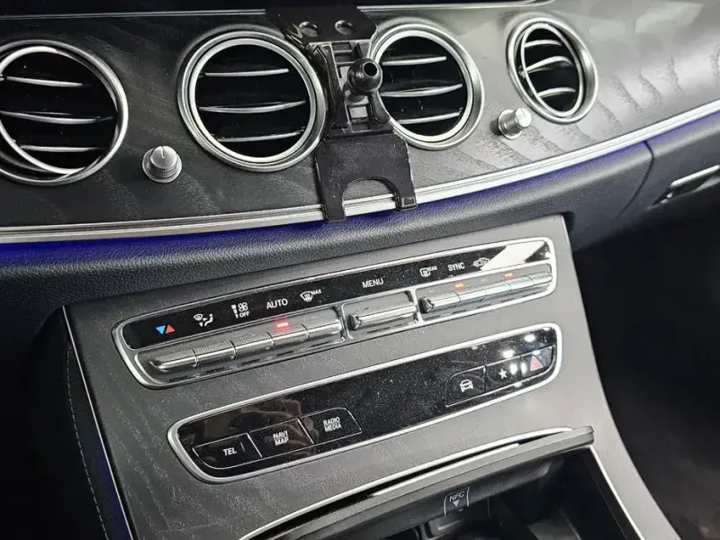 2022 Mercedes-Benz E-Класс с пробегом 51 287 км