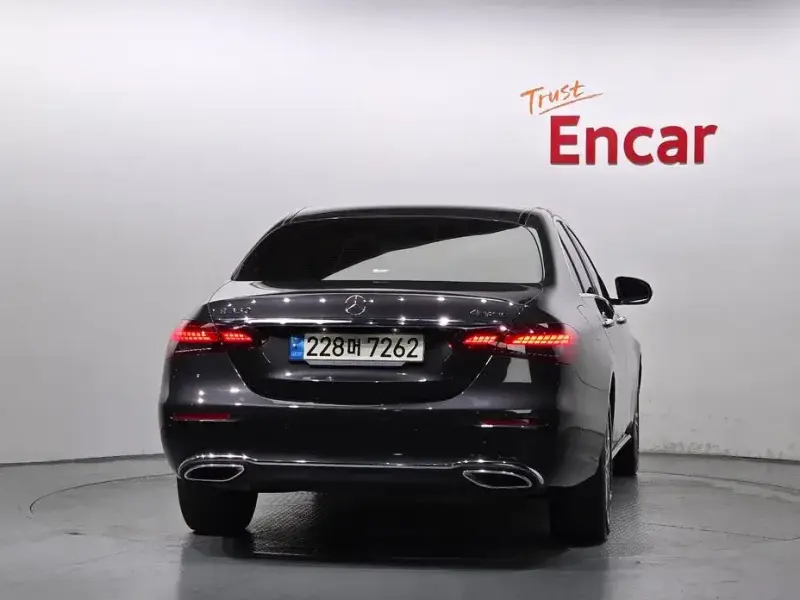 2022 Mercedes-Benz E-Класс с пробегом 129 783 км