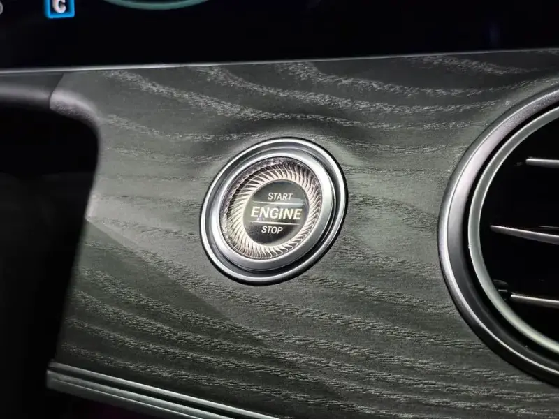 2022 Mercedes-Benz E-Класс с пробегом 129 783 км