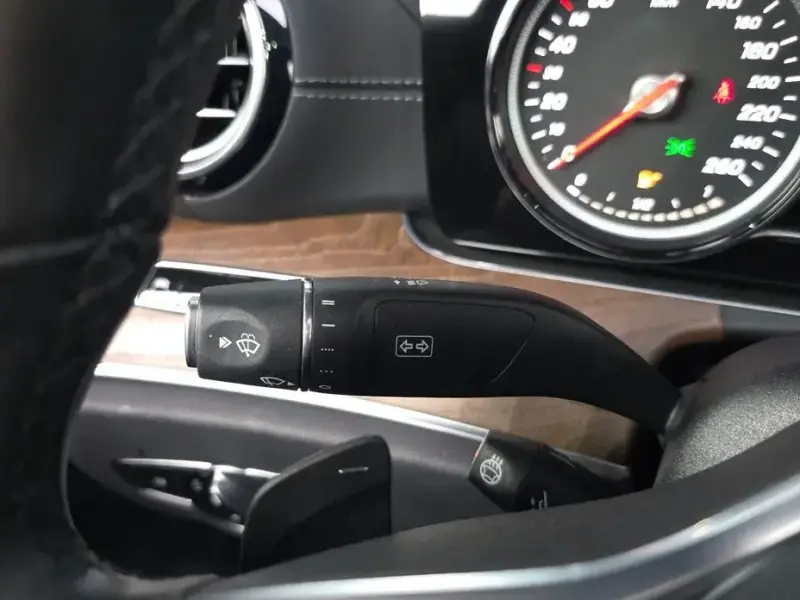 2020 Mercedes-Benz E-Класс с пробегом 77 425 км