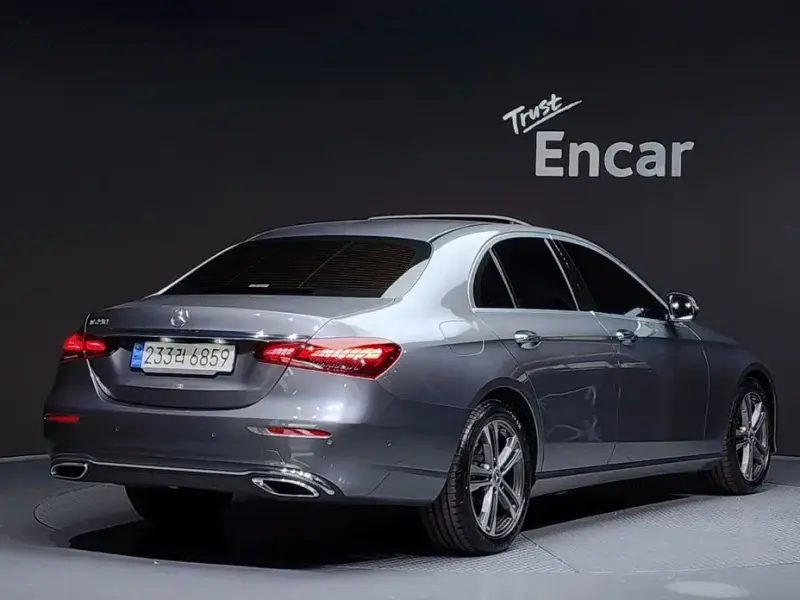 2022 Mercedes-Benz E-Класс с пробегом 20 390 км
