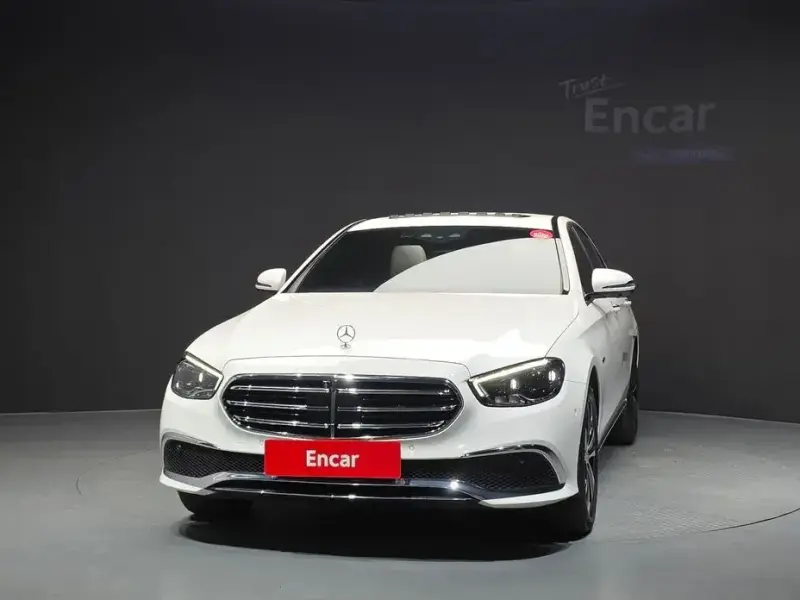 2021 Mercedes-Benz E-Класс с пробегом 17 124 км