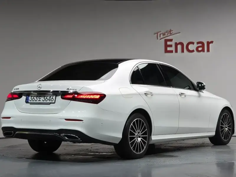 2023 Mercedes-Benz E-Класс с пробегом 24 977 км