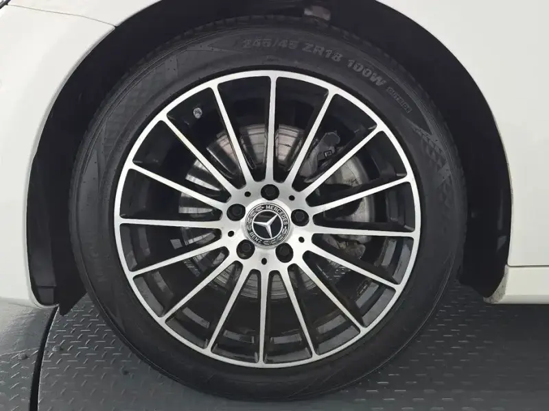 2023 Mercedes-Benz E-Класс с пробегом 24 977 км