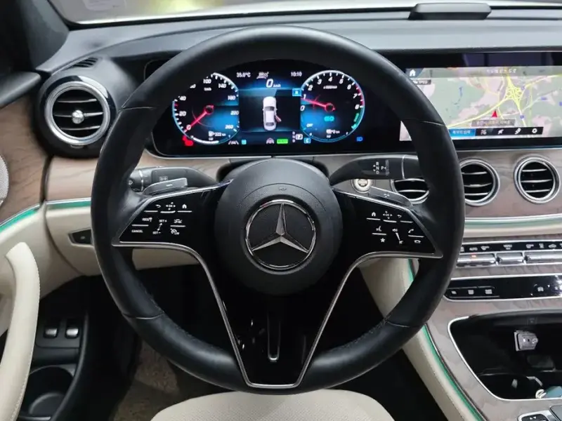 2021 Mercedes-Benz E-Класс с пробегом 17 124 км