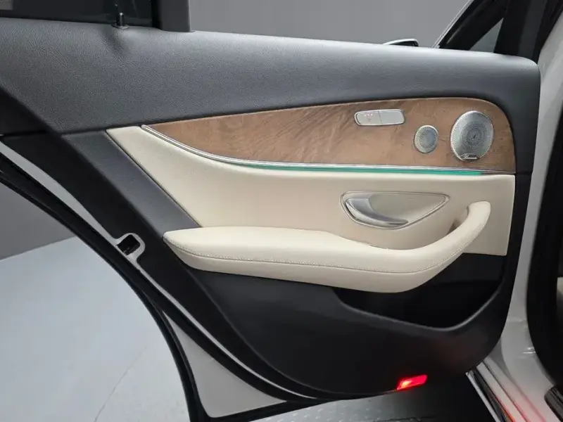 2021 Mercedes-Benz E-Класс с пробегом 17 124 км