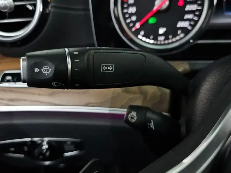 2019 Mercedes-Benz E-Класс с пробегом 69 927 км