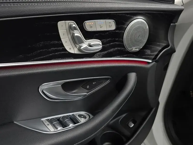 2023 Mercedes-Benz E-Класс с пробегом 24 977 км