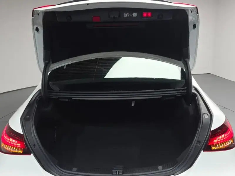 2023 Mercedes-Benz E-Класс с пробегом 24 977 км