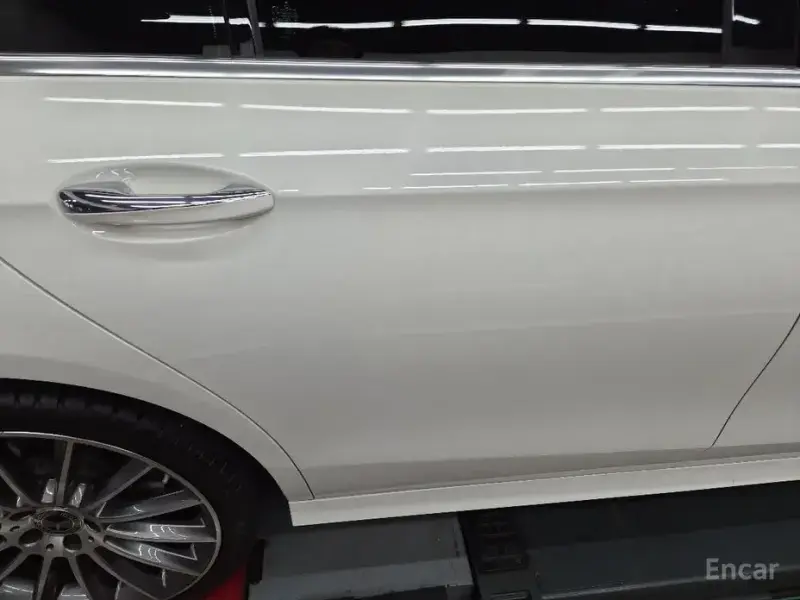 2022 Mercedes-Benz E-Класс с пробегом 21 733 км