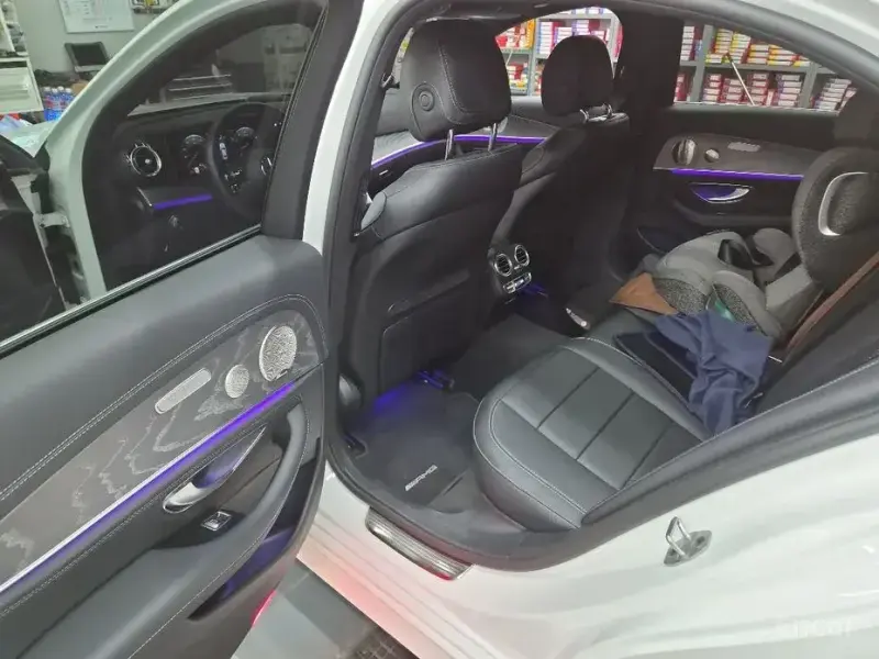 2022 Mercedes-Benz E-Класс с пробегом 21 733 км