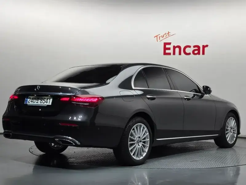 2023 Mercedes-Benz E-Класс с пробегом 1 404 км