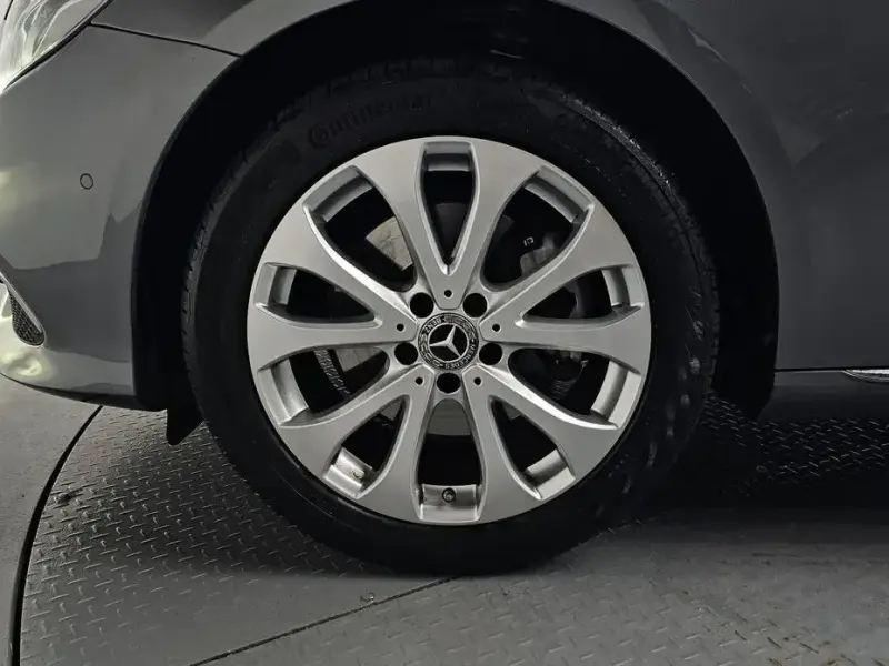 2019 Mercedes-Benz E-Класс с пробегом 105 449 км